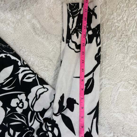 ECI Cardigan Womens Small White Black Jumbo Floral Abstract Button Up Sweater - Picture 6 of 7